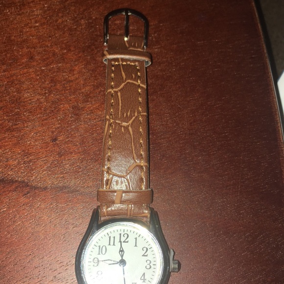 Watch - Picture 2 of 3